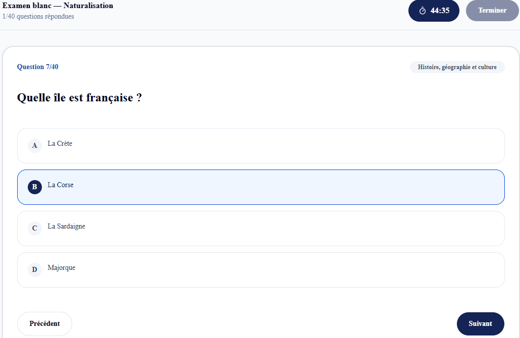Exemple de question au format officiel de l'examen civique avec compteur, réponses et bouton suivant